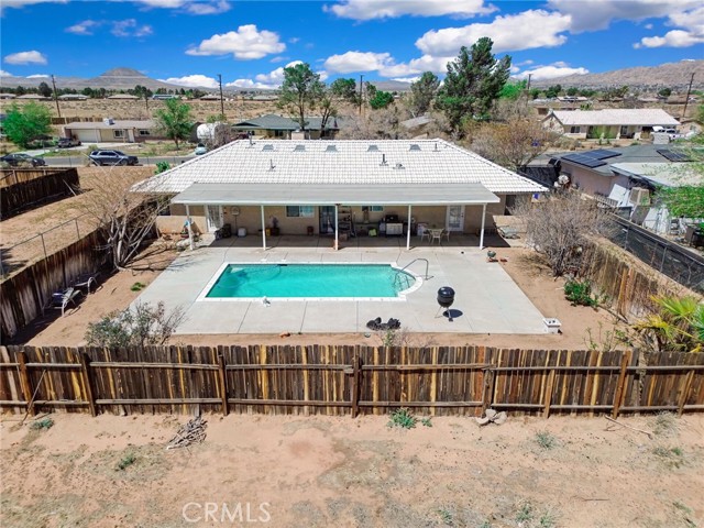 Detail Gallery Image 4 of 36 For 21919 Standing Rock Ave, Apple Valley,  CA 92307 - 4 Beds | 2 Baths