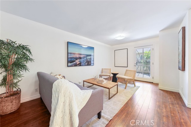 Detail Gallery Image 4 of 28 For 509 N Sierra Vista St #B,  Monterey Park,  CA 91755 - 3 Beds | 2/1 Baths