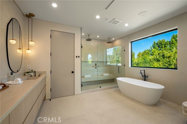 Detail Gallery Image 19 of 56 For 16728 Morrison St, Encino,  CA 91436 - 7 Beds | 6/1 Baths