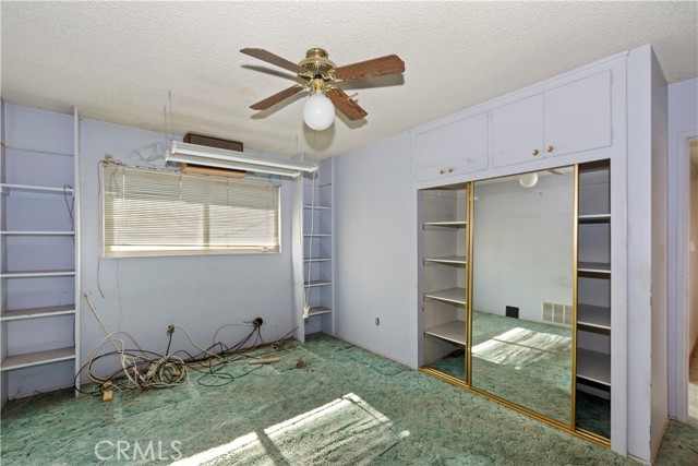 9850 Lombardy, Bloomington CA: https://media.crmls.org/medias/418bc21f-d178-40b5-9998-def9f457a77e.jpg