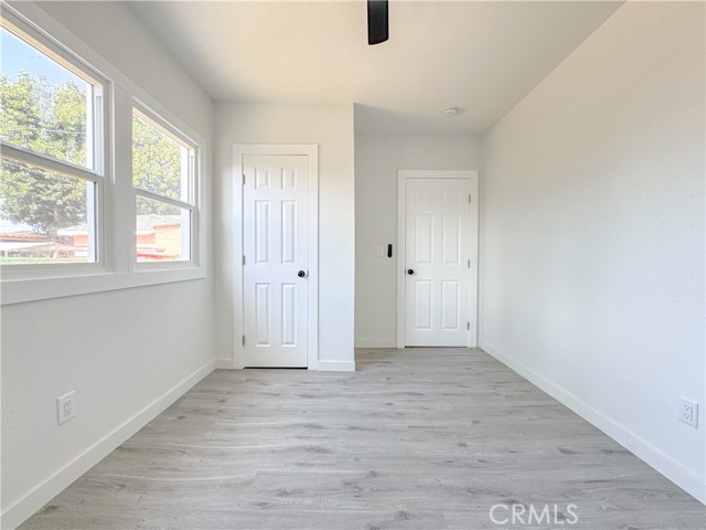 127 E 65th Street, Los Angeles CA: https://media.crmls.org/medias/418bc64b-6804-4b83-afad-af6c3a1e1505.jpg