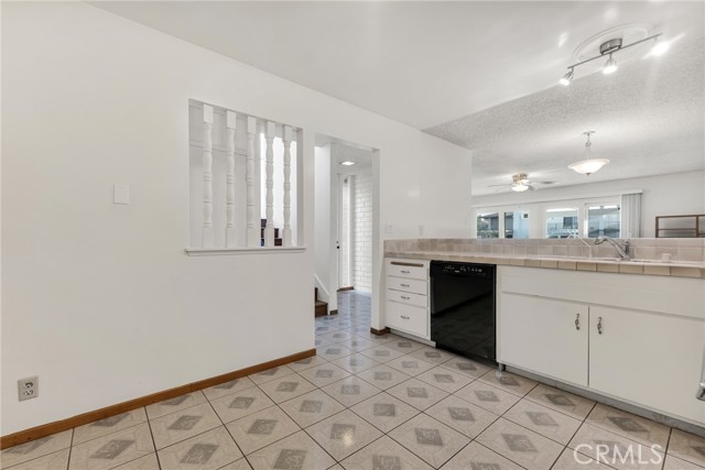 Detail Gallery Image 20 of 45 For 1654 Edgewater Ln, Camarillo,  CA 93010 - 3 Beds | 2/1 Baths