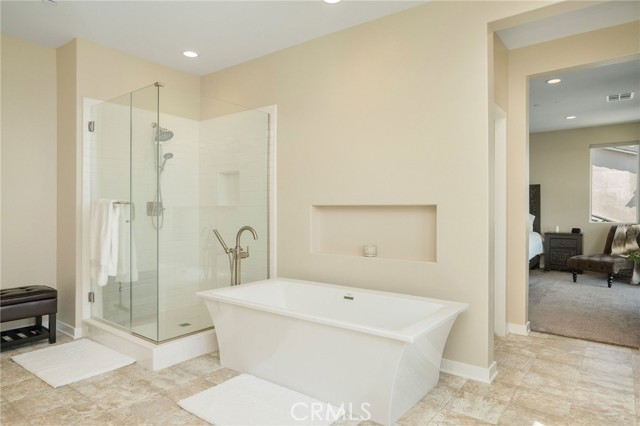 Detail Gallery Image 21 of 46 For 28511 Sparrow Way, Saugus,  CA 91350 - 5 Beds | 5 Baths