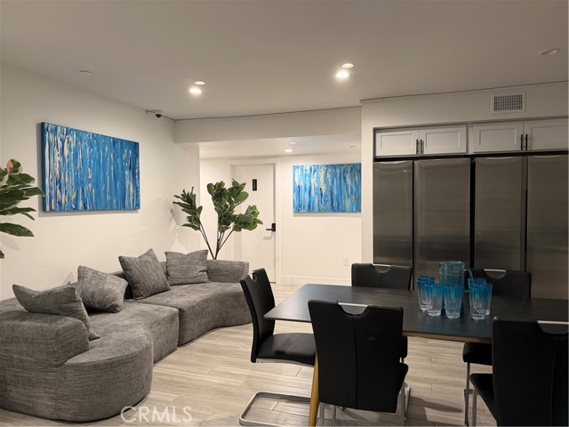 5654 La Mirada AVE