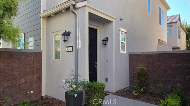 Detail Gallery Image 2 of 24 For 8745 Celebration St, Chino,  CA 91708 - 3 Beds | 2/1 Baths