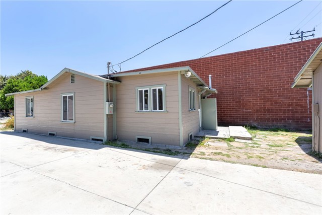Detail Gallery Image 3 of 28 For 1127 S Mcdonnell Ave, East Los Angeles,  CA 90022 - 2 Beds | 1 Baths