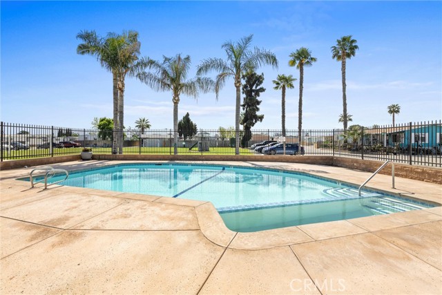 Detail Gallery Image 34 of 41 For 306 Kings Ln, Bakersfield,  CA 93308 - 2 Beds | 1 Baths