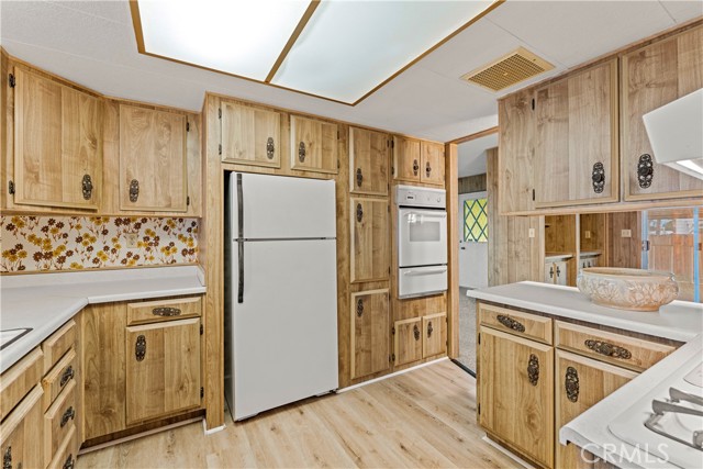 Detail Gallery Image 12 of 31 For 69500 Poolside, Desert Hot Springs,  CA 92241 - 2 Beds | 2 Baths