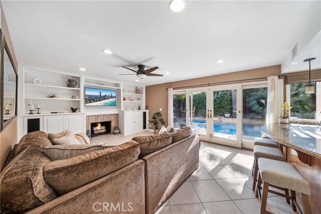 Detail Gallery Image 15 of 42 For 20531 Paisley Ln, Huntington Beach,  CA 92646 - 4 Beds | 3 Baths