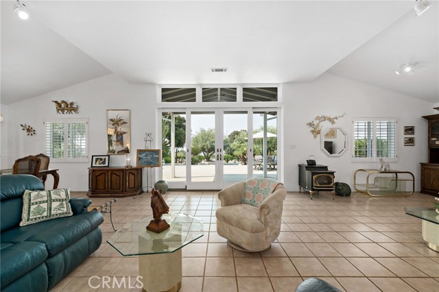 40555 Benji Lane, Hemet CA: https://media.crmls.org/medias/418e2ef9-36f8-467a-8116-d79876bbeac0.jpg