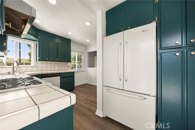 2871 Adriatic Avenue, Long Beach CA: https://media.crmls.org/medias/418fe67c-cc9d-4183-8131-f5c051a41b27.jpg