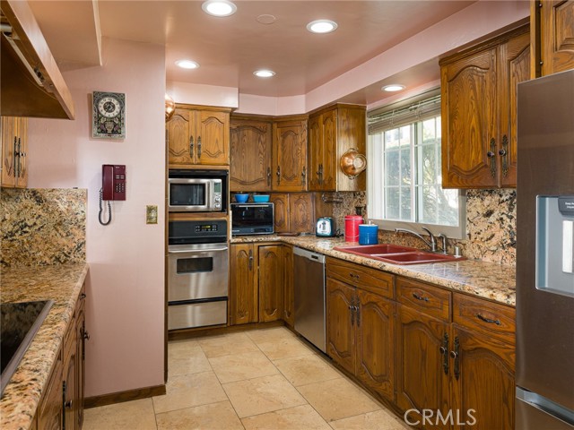 Detail Gallery Image 9 of 41 For 30040 Grandpoint Ln, Rancho Palos Verdes,  CA 90275 - 3 Beds | 3 Baths