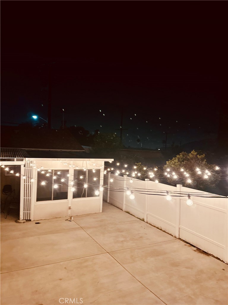 https://media.crmls.org/medias/41916ad8-f82b-4907-84a5-6b6436d87b60.jpg?preset=X-Large