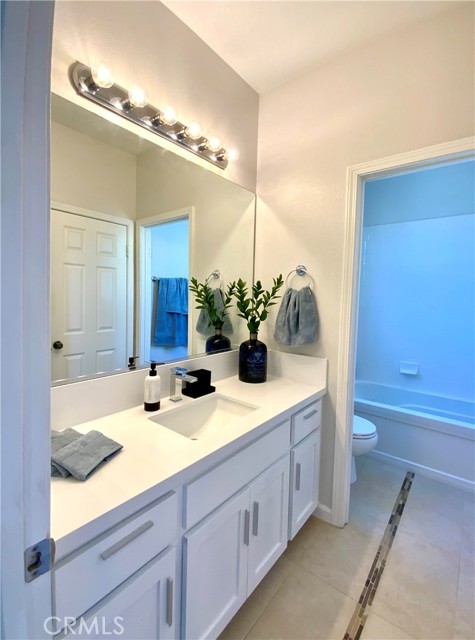 Detail Gallery Image 18 of 22 For 24024 Bridgeport Ln #25,  Valencia,  CA 91355 - 3 Beds | 2/1 Baths