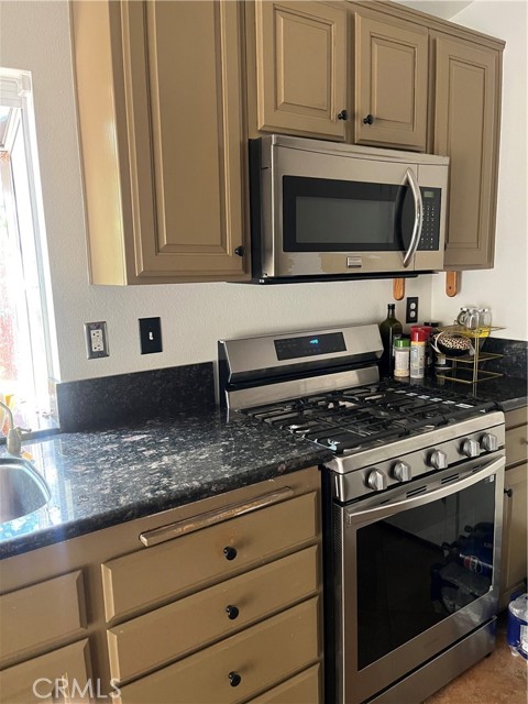 32730 Royal Oak Lane, Lake Elsinore CA: https://media.crmls.org/medias/4191c056-7090-4823-b941-e71b31911feb.jpg