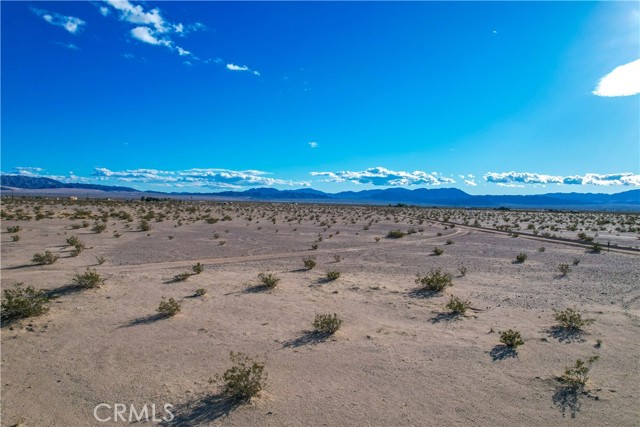 10 Naborly Road, Twentynine Palms, California 92277, ,Land,For Sale,10 Naborly Road,CRJT23131178