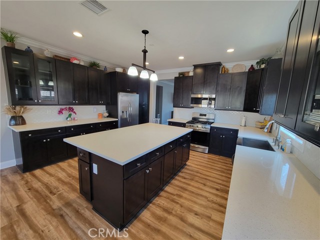 Detail Gallery Image 3 of 21 For 13170 6th Pl, Yucaipa,  CA 92399 - 4 Beds | 3/1 Baths