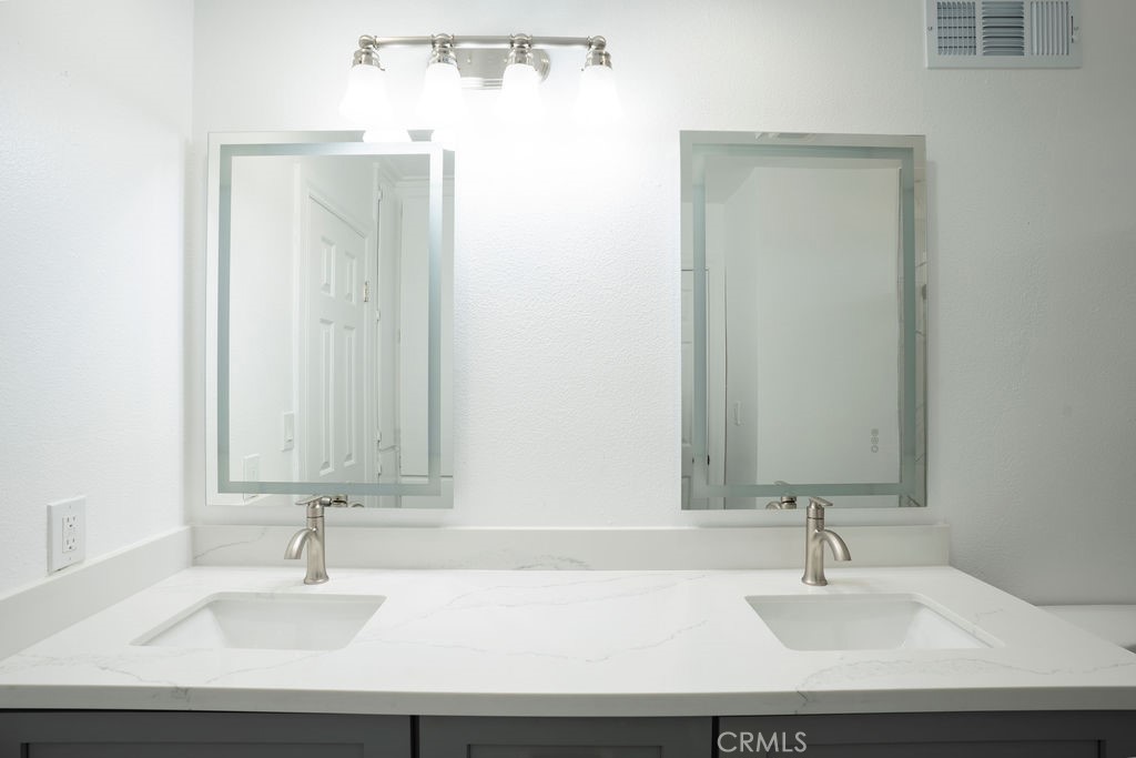 https://media.crmls.org/medias/4192655f-7b2a-4165-bef3-57925a871813.jpg?preset=X-Large