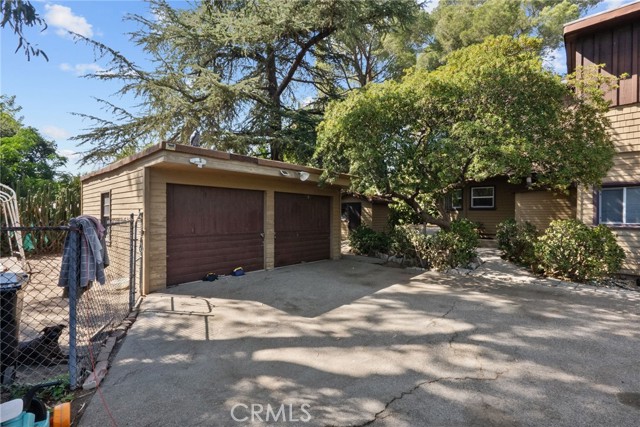 10025 Covert Avenue, Tujunga CA: https://media.crmls.org/medias/41937811-aa35-48b4-8042-d292fc022b0e.jpg