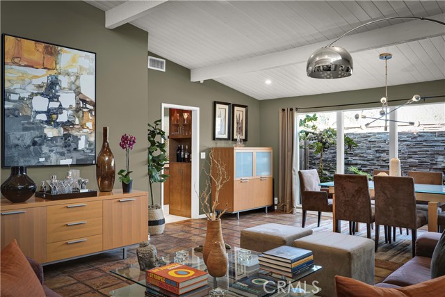 Detail Gallery Image 11 of 60 For 6119 Mary Ellen, Valley Glen,  CA 91401 - 4 Beds | 2 Baths