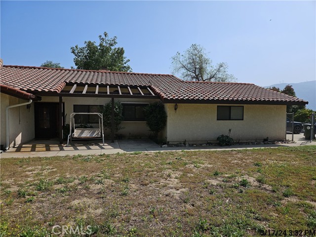 Detail Gallery Image 2 of 41 For 17572 Greenwood Ct, San Bernardino,  CA 92407 - 3 Beds | 2 Baths