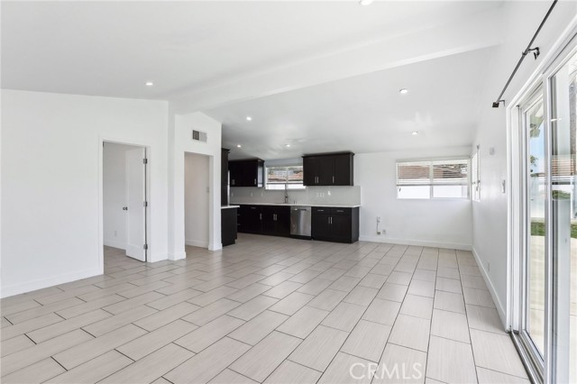 Detail Gallery Image 9 of 34 For 1048 N Loara St, Anaheim,  CA 92801 - 4 Beds | 2 Baths