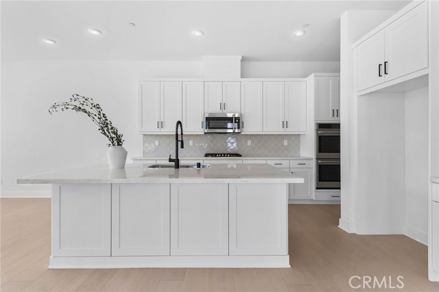 Detail Gallery Image 4 of 57 For 123 Bosal, Irvine,  CA 92618 - 3 Beds | 3/1 Baths