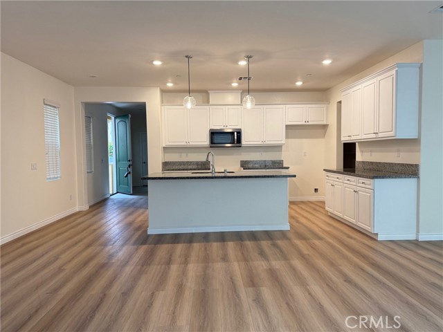 Detail Gallery Image 6 of 18 For 2072 E Sentinel Privado, Ontario,  CA 91764 - 4 Beds | 2/1 Baths