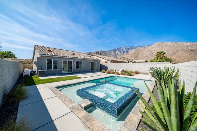 Detail Gallery Image 1 of 51 For 1132 Vista Sol, Palm Springs,  CA 92262 - 3 Beds | 2/1 Baths