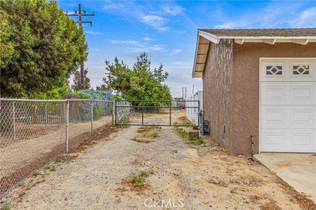 Detail Gallery Image 11 of 74 For 3998 Bluff, Norco,  CA 92860 - 4 Beds | 2/1 Baths