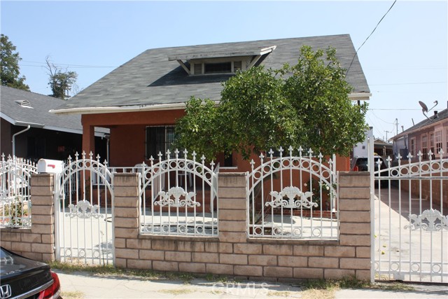 5854 Woodlawn Ave, Los Angeles, CA 90003