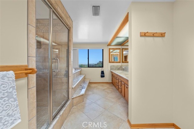 Detail Gallery Image 20 of 53 For 26826 Rolling Vista Dr, Lomita,  CA 90717 - 5 Beds | 3 Baths