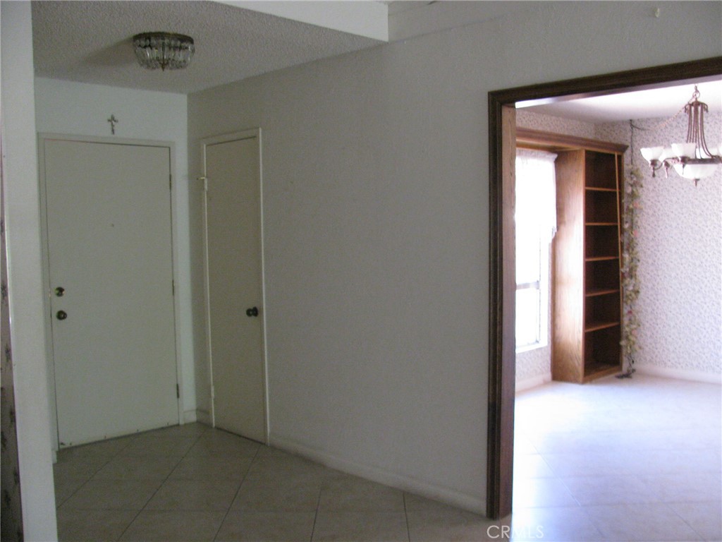 https://media.crmls.org/medias/419cc7c5-0163-4596-bc66-321d901557d7.jpg?preset=X-Large