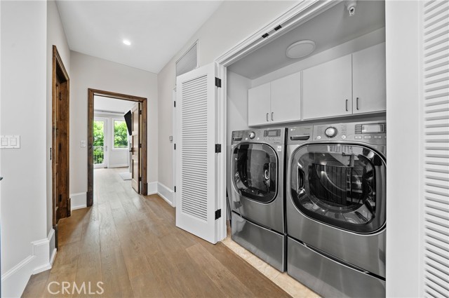 823 S Bundy Drive, Los Angeles CA: https://media.crmls.org/medias/419d7af5-3eaf-49ea-ae9a-a28634c773dd.jpg