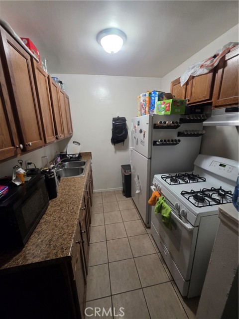 602 E Wilhelmina Street, Anaheim CA: https://media.crmls.org/medias/419e67e4-307a-4c14-a4fe-8b2de9100ebf.jpg