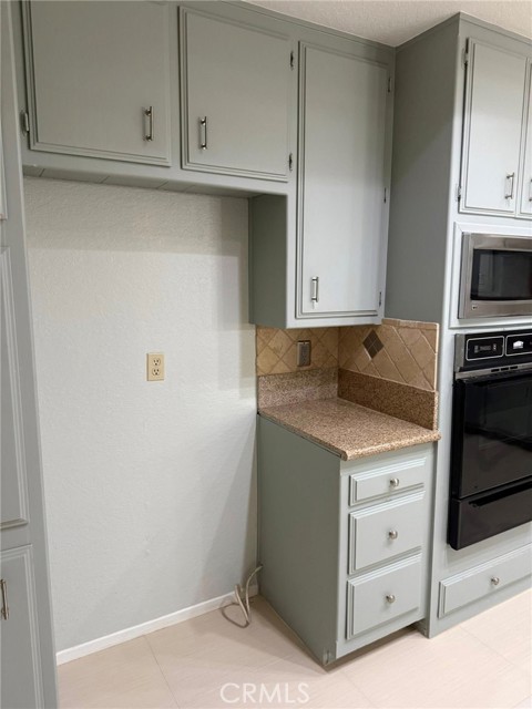 Detail Gallery Image 5 of 21 For 14040 Hopi Rd, Apple Valley,  CA 92307 - 3 Beds | 2 Baths