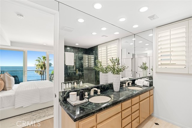 Detail Gallery Image 9 of 56 For 921 Gaviota Dr, Laguna Beach,  CA 92651 - 7 Beds | 7/1 Baths