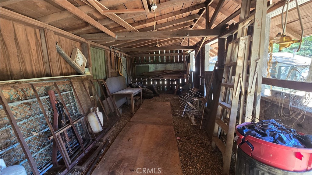 https://media.crmls.org/medias/419ff8d1-711c-46a4-81e1-8095820d8de2.jpg?preset=X-Large