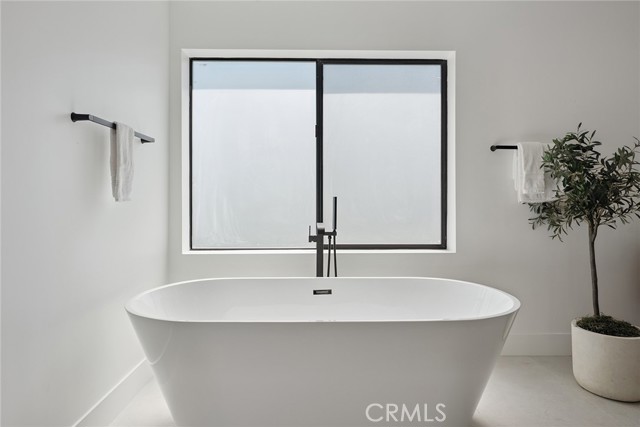 Detail Gallery Image 43 of 65 For 22268 Avenue San Luis, Woodland Hills,  CA 91364 - 5 Beds | 5/1 Baths