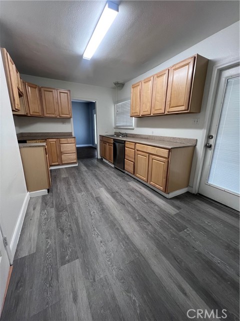 18639 Orange Street, Bloomington CA: https://media.crmls.org/medias/41a0a1e5-a7c5-4180-a629-754a1a65d6da.jpg