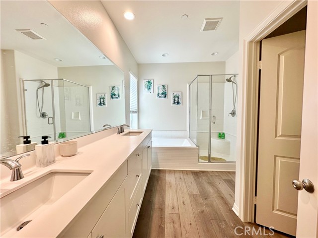 3149 E Painted Crescent Street, Ontario CA: https://media.crmls.org/medias/41a0b5af-8c68-497c-bece-ec7bb8c17696.jpg