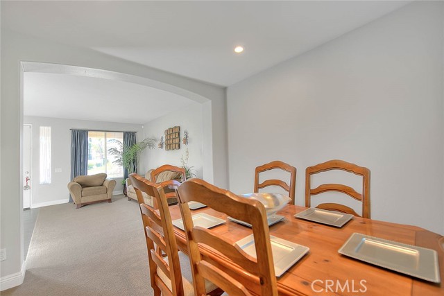 8758 Aspen Court, Riverside CA: https://media.crmls.org/medias/41a0f561-bc1f-49f4-b732-e2533544d5b1.jpg