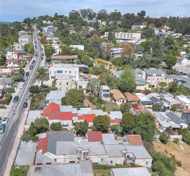 1752 1746 Lucretia Avenue, Los Angeles CA: https://media.crmls.org/medias/41a2686d-3bb4-43da-81d1-d0c3efb3af98.jpg