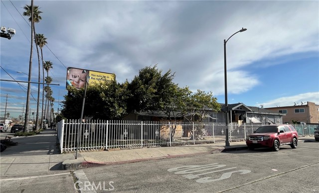 8870 S Figueroa Street, Los Angeles, California 90003, ,Residential Income,For Sale,8870 S Figueroa Street,CRTR24055218