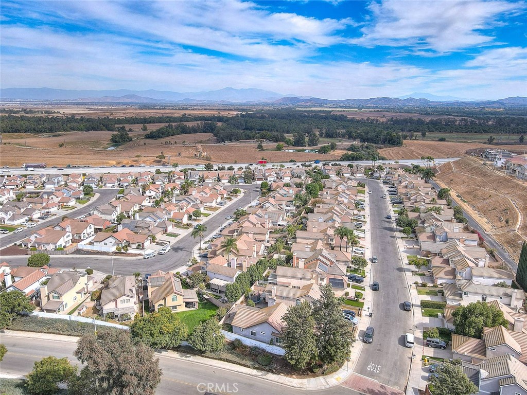 https://media.crmls.org/medias/41a2d04a-5a22-42bc-ac93-358f51c32270.jpg?preset=X-Large