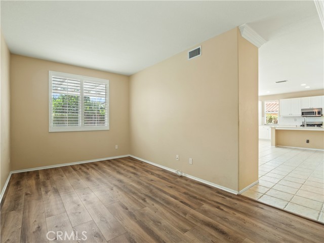 30375 June Rose Court, Castaic CA: https://media.crmls.org/medias/41a3164f-f77b-4742-a81a-a2eba0fba469.jpg