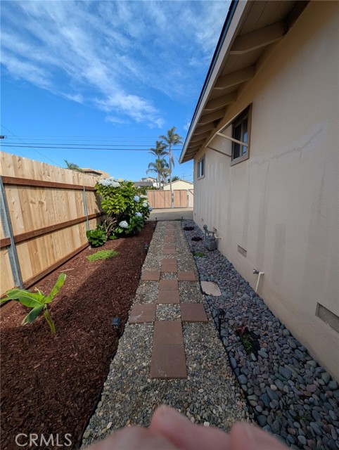 Detail Gallery Image 2 of 25 For 379 N 3rd, Grover Beach,  CA 93433 - 3 Beds | 2 Baths
