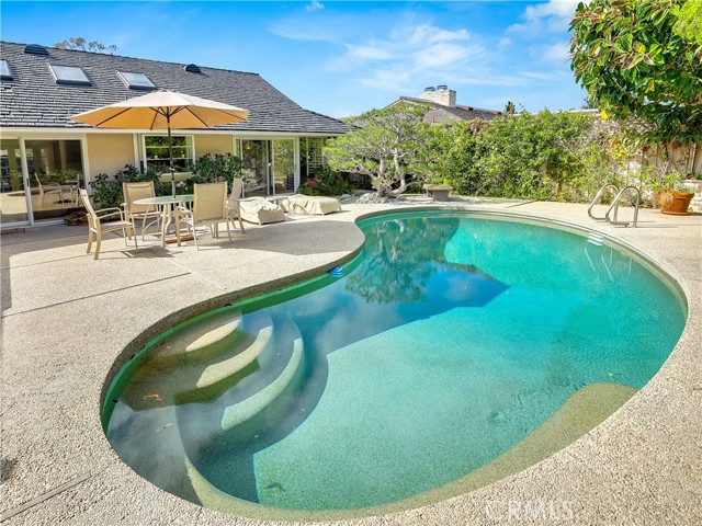 Detail Gallery Image 31 of 34 For 1542 Santiago Dr, Newport Beach,  CA 92660 - 4 Beds | 3 Baths