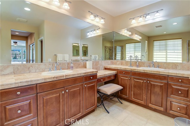Detail Gallery Image 31 of 60 For 13033 Ridge Route Road, Riverside,  CA 92503 - 5 Beds | 4/1 Baths