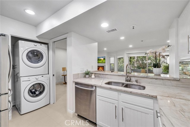 260 Cagney Lane, Newport Beach CA: https://media.crmls.org/medias/41a411bf-e529-4092-9a45-61b93e30d1ed.jpg